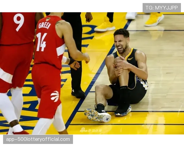 快讯：自由人球星布伦娜·斯图尔特在队内训练赛中砍下32分